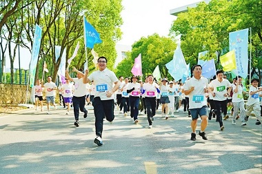 FUN肆奔跑 悦动新葡的京集团8814vip?——新葡的京集团8814vip光电2025年环湖健康跑活动圆满收官